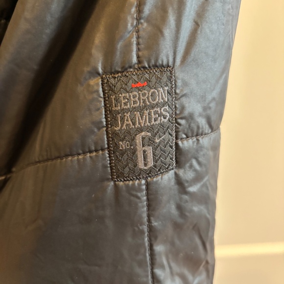 NIKE LEBRON JAMES 6 MEN'S SIZE M BLACK PUFFER QUILTED JACKET - Picture 5 of 14